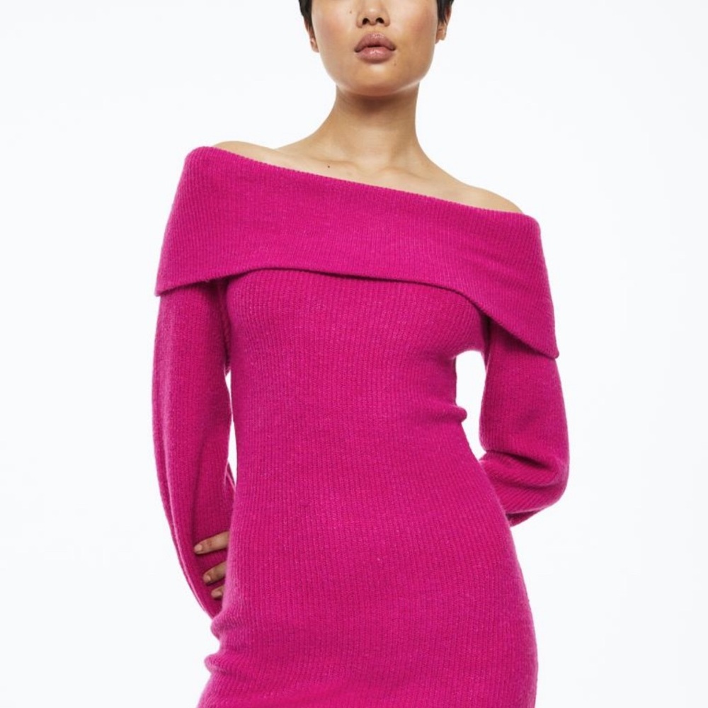 “New” H&M off shoulder body con dress